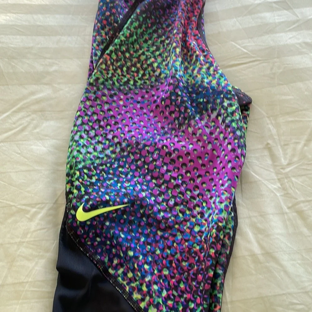 Nike Pro Combat Cropped Pants - Picture 3 of 5